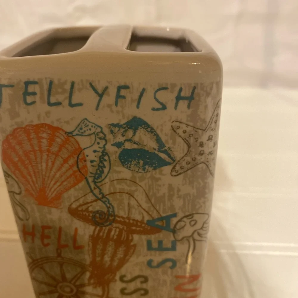 💎3 FOR $20💎Nautical Sea Life toothbrush holder - Multicolor